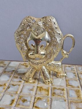 Vintage Lion Earring Stand Holder Gold ColouredTorino 1980s